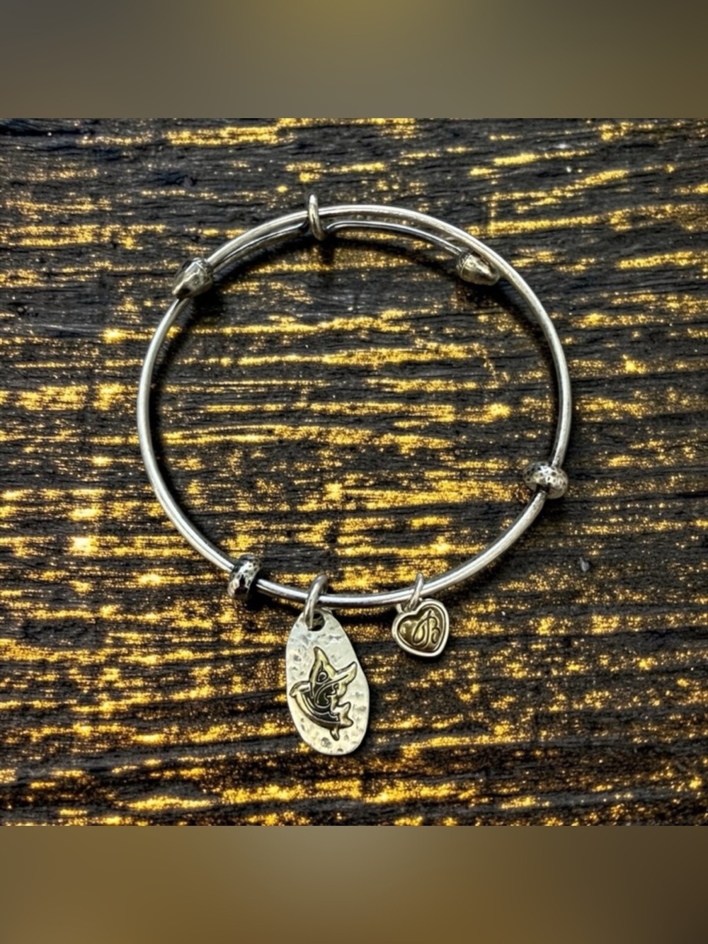 🏷️‼️5/$25🏷️‼️🕊️BRIGHTON🕊️Two-Tone Art & Soul”Peace on Earth" Dove Bangle/EUC